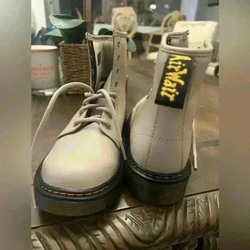 DR. Martens 1460 Kids Leather Boots Beige Size 3 - Picture 3 of 8